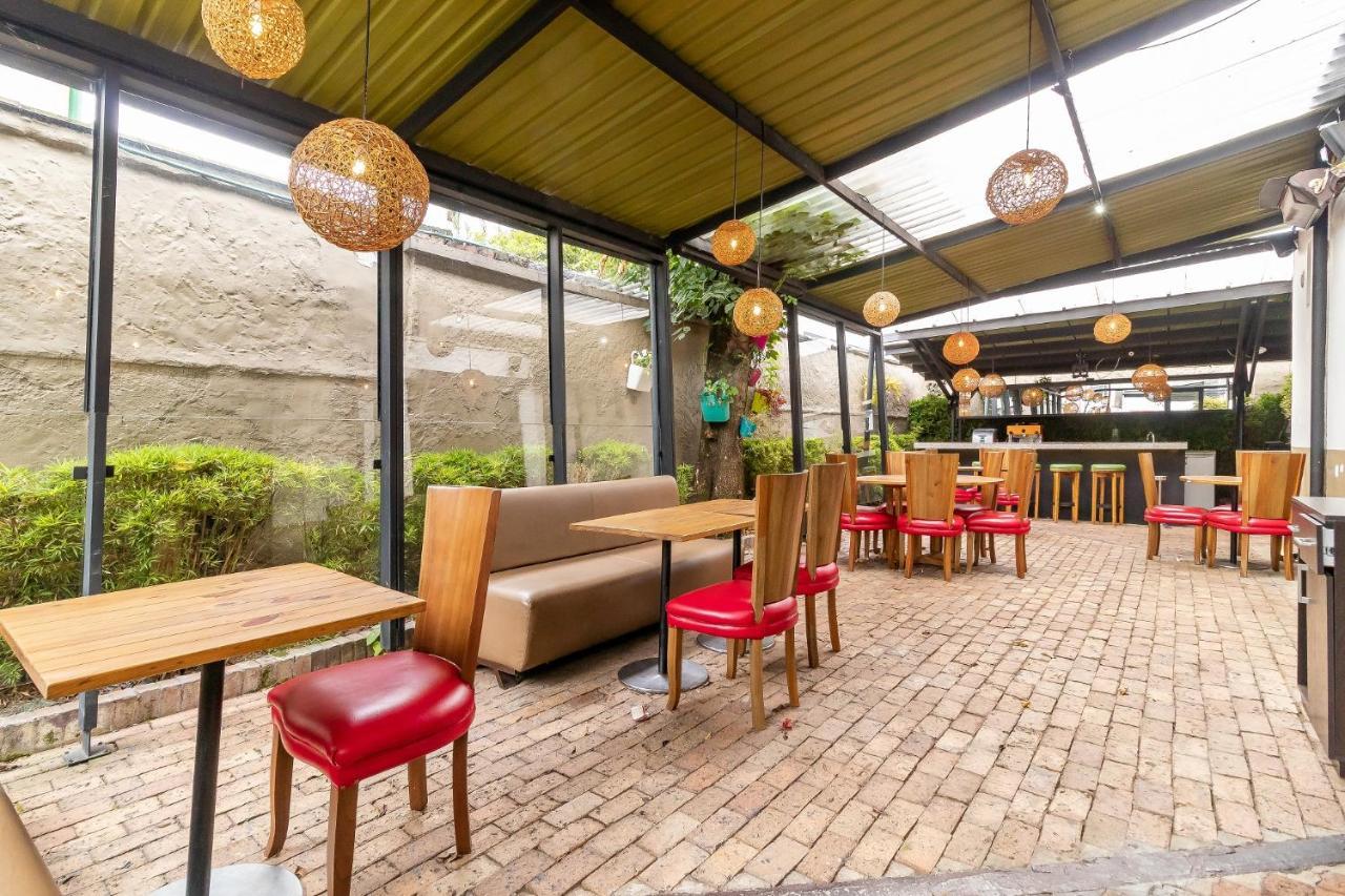 Ayenda Casa Kolping Hotel Богота Екстериор снимка